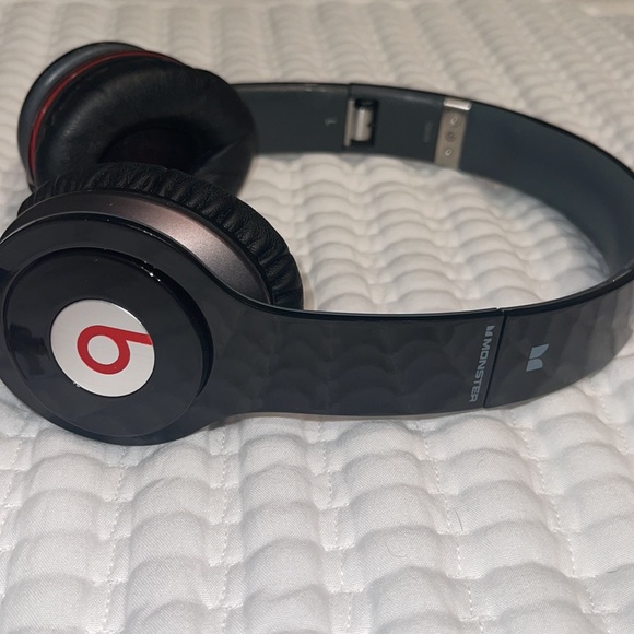 SOLD ON CROSS POST - Picture 4 of 4